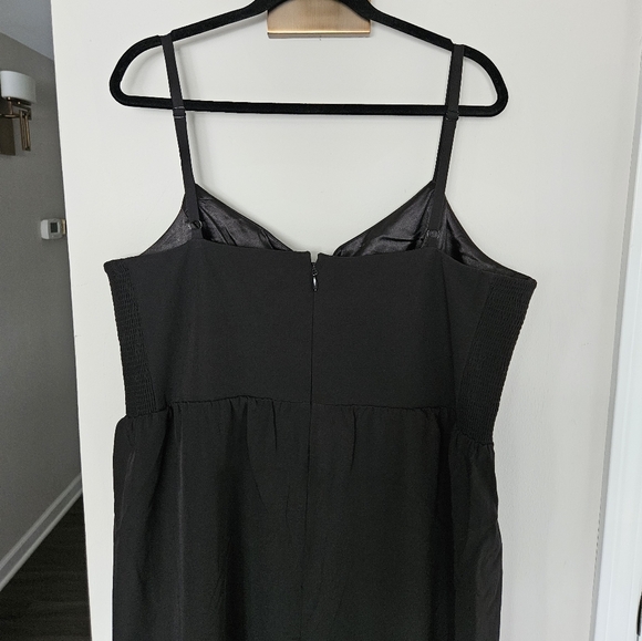 City Chic Black Sassy Flex Fit Tulip V Dress NWOT Size Large/20 - Picture 8 of 13